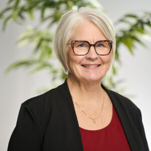 A headshot of Brenda Smith smiling